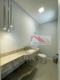 Spacious apartment with 3 suites, 100 meters from the Schmit market, 2 parking spaces