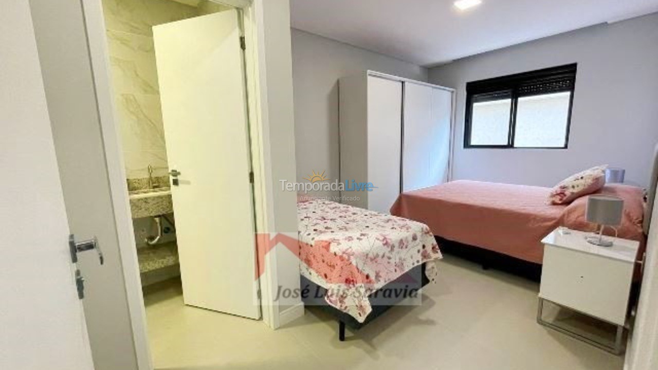 Apartment for vacation rental in Bombinhas (Praia de Bombas)