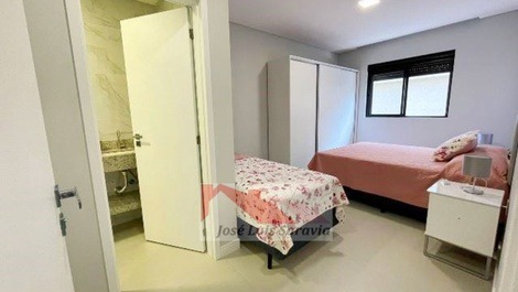 Spacious apartment with 3 suites, 100 meters from the Schmit market, 2 parking spaces