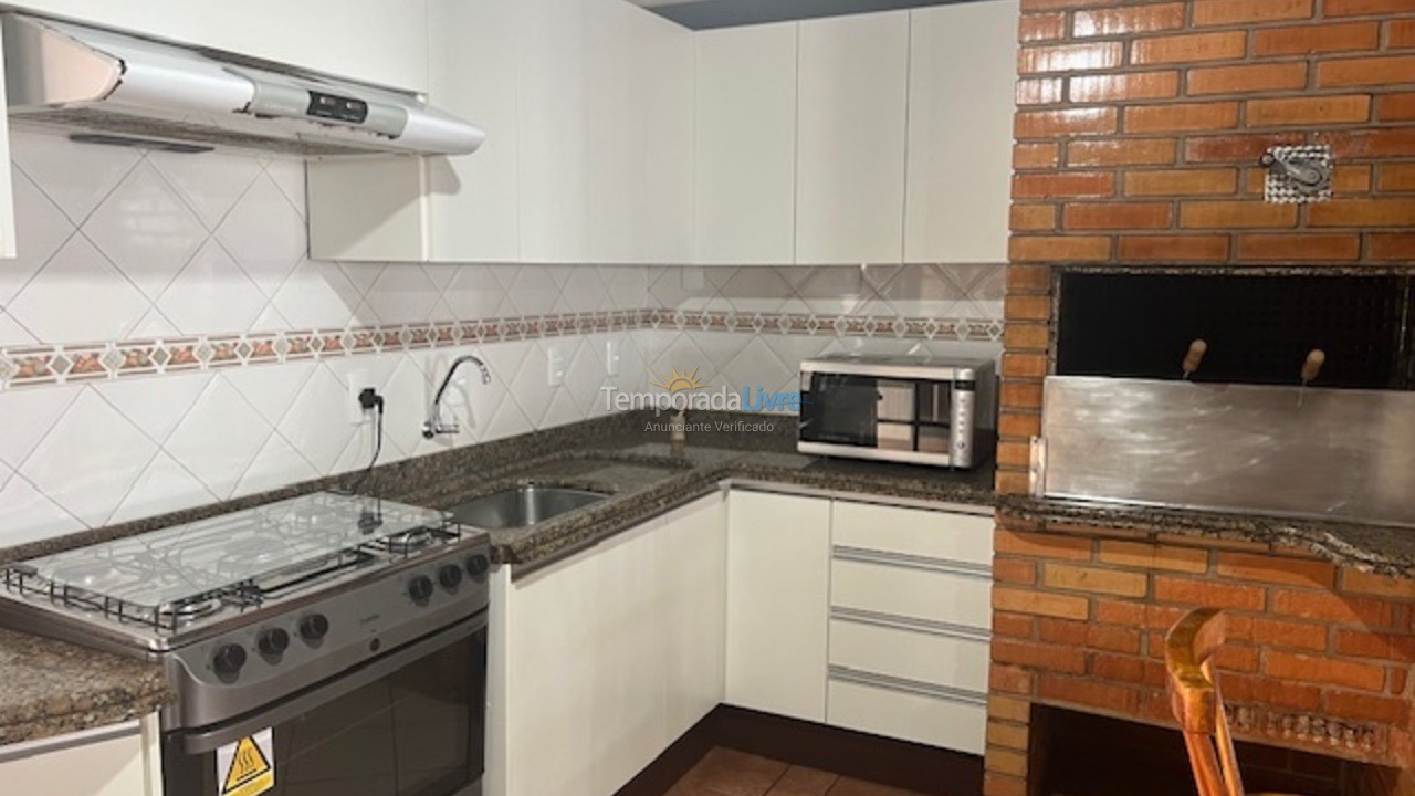 Casa para aluguel de temporada em São Francisco do Sul (Enseada)