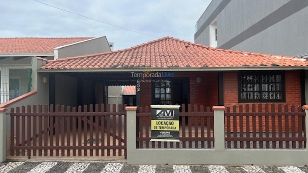 Casa para aluguel de temporada em São Francisco do Sul (Enseada)