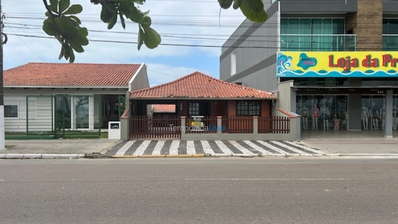 Casa para aluguel de temporada em São Francisco do Sul (Enseada)
