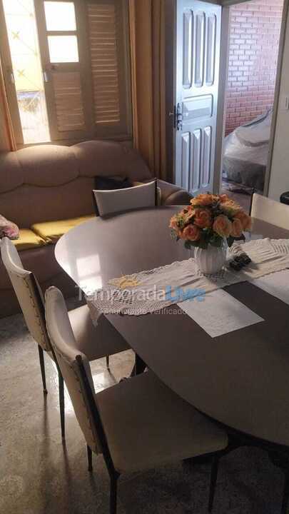 Casa para aluguel de temporada em Marataízes (Centro)