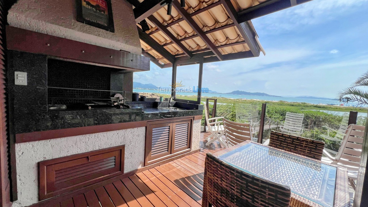 Casa para aluguel de temporada em Florianópolis (Ponta das Canas)