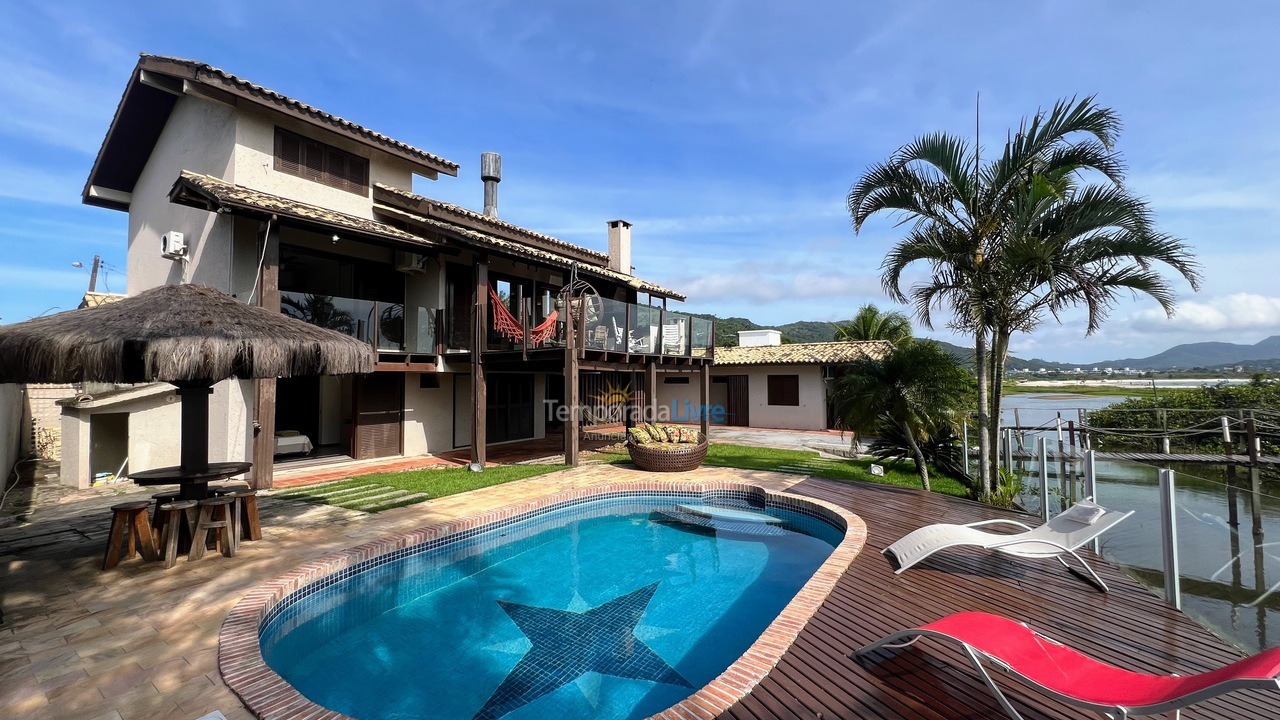 Casa para aluguel de temporada em Florianópolis (Ponta das Canas)