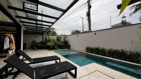 Casa para alugar em São Sebastião - Praia de Juquey