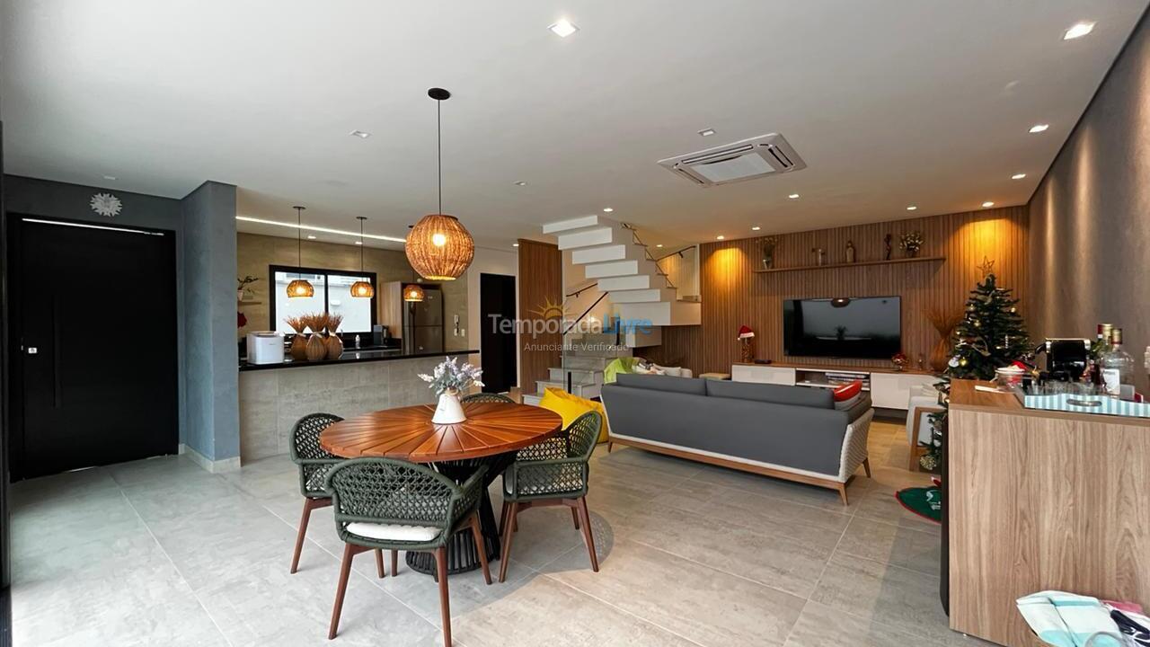 House for vacation rental in São Sebastião (Praia de Juquey)