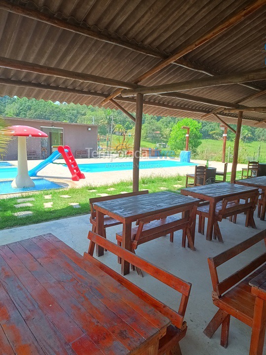 Chácara / sítio para aluguel de temporada em Duque de Caxias (Capivari Xerem Rj)