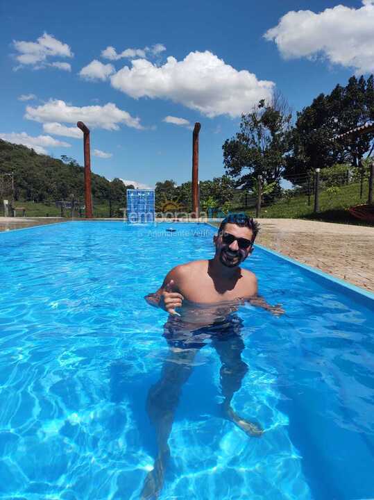 Chácara / sítio para aluguel de temporada em Duque de Caxias (Capivari Xerem Rj)