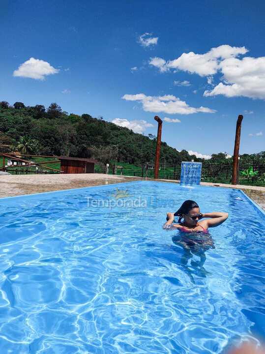 Chácara / sítio para aluguel de temporada em Duque de Caxias (Capivari Xerem Rj)