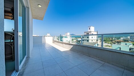 169 - Duplex Penthouse with 03 bedrooms, ideal for 03 couples and spacious...