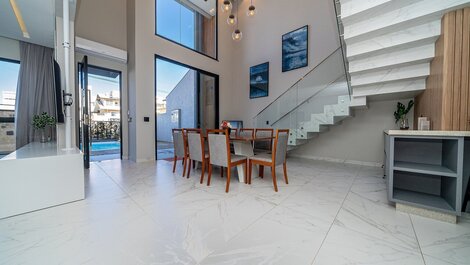 292 - Casa de lujo con piscina en Mariscal, 04 habitaciones, ideal para...