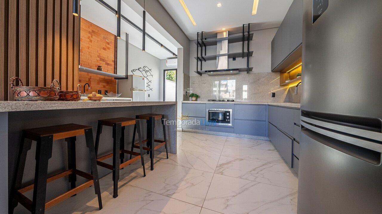 Casa para alquiler de vacaciones em Bombinhas (Canto Grande)