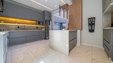 292 - Casa de lujo con piscina en Mariscal, 04 habitaciones, ideal para...