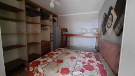 Quarto cama casal e beliche