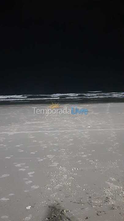 Apartamento para aluguel de temporada em Bertioga (Boraceia)