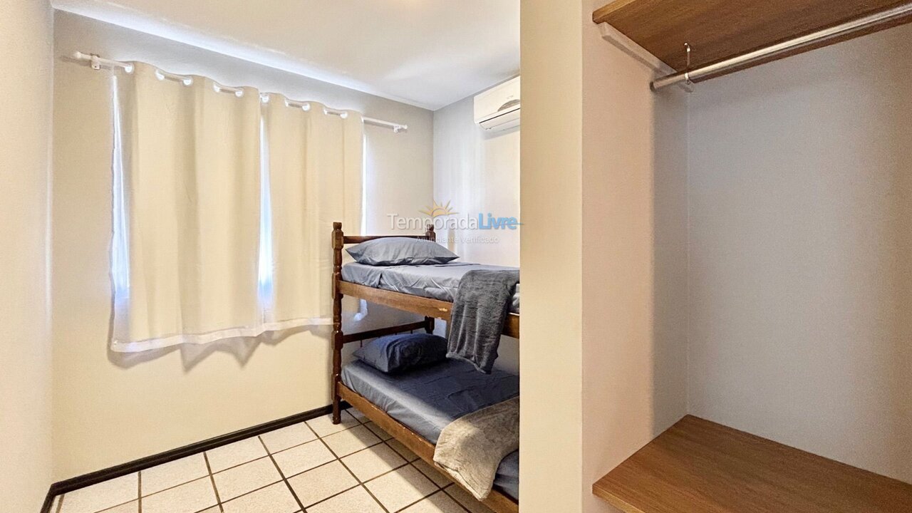 Chácara / sítio para aluguel de temporada em Bombinhas (Praia de Bombas)