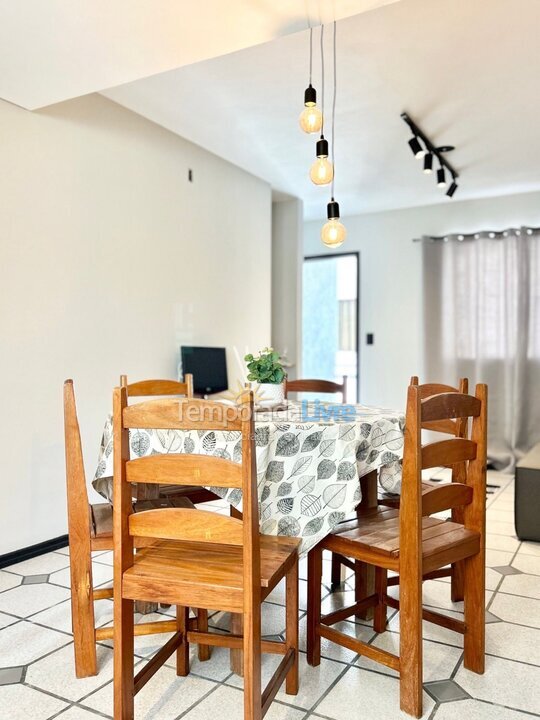 Chácara / sítio para aluguel de temporada em Bombinhas (Praia de Bombas)