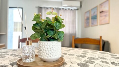 006 - Apto com 2 dormitórios na praia de Bombas