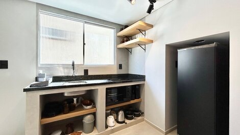 006 - Apto com 2 dormitórios na praia de Bombas