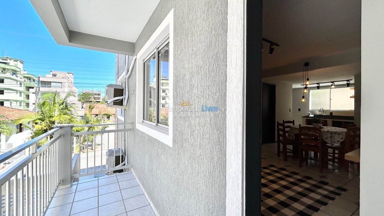 Chácara / sítio para aluguel de temporada em Bombinhas (Praia de Bombas)