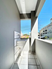 006 - Apto com 2 dormitórios na praia de Bombas