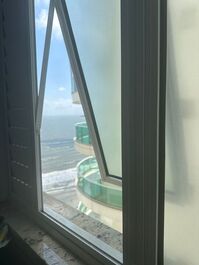 261 APTO ED FRENTE AO MAR 2 SUITES 3 BANHEIROS