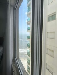 261 APTO ED FRENTE AO MAR 2 SUITES 3 BANHEIROS