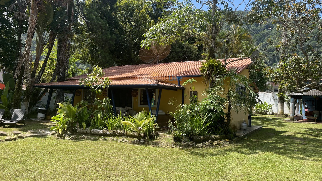 Casa para aluguel de temporada em Ubatuba (Enseada)