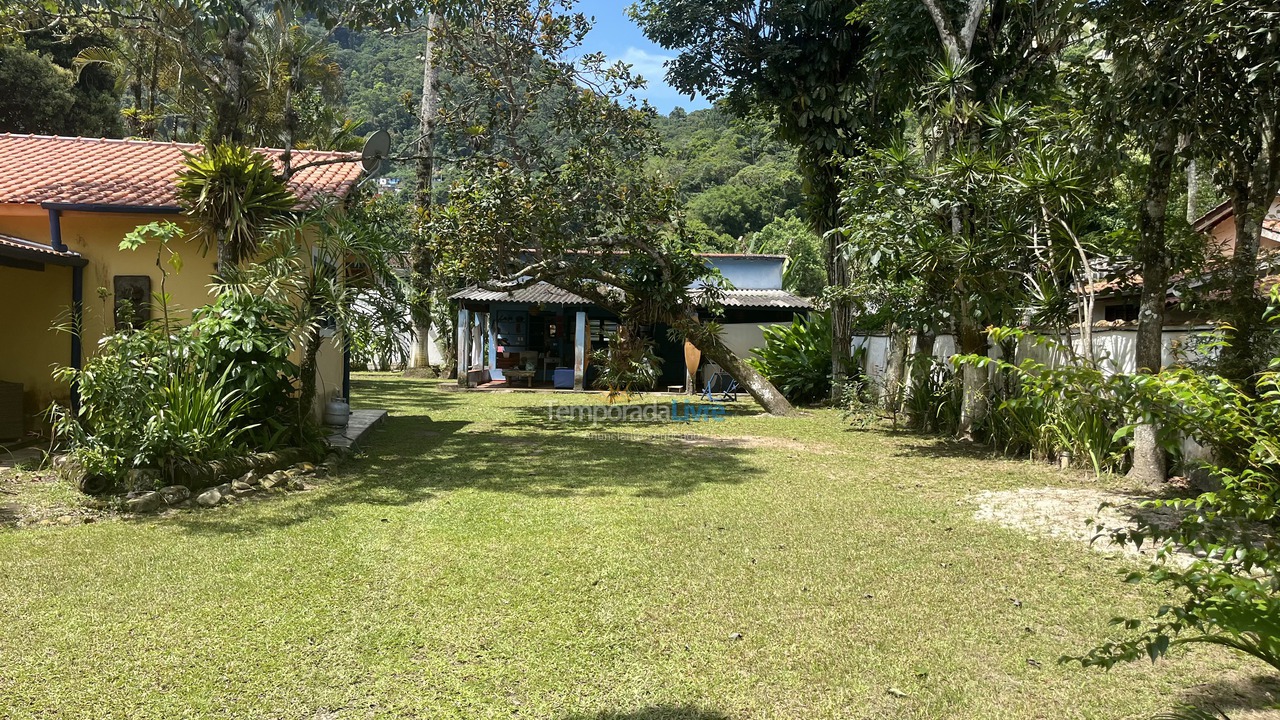 Casa para aluguel de temporada em Ubatuba (Enseada)