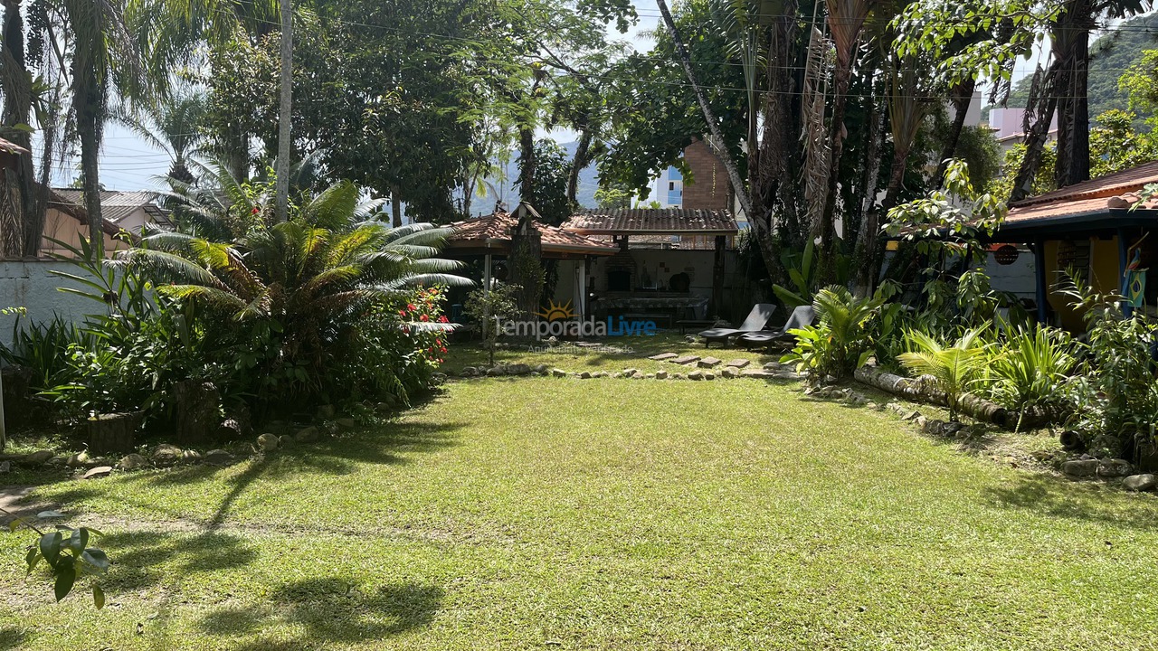 Casa para aluguel de temporada em Ubatuba (Enseada)