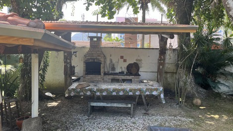 Chácara Ricci, a 💯 m do mar, a tranquilidade e magia que você merece!