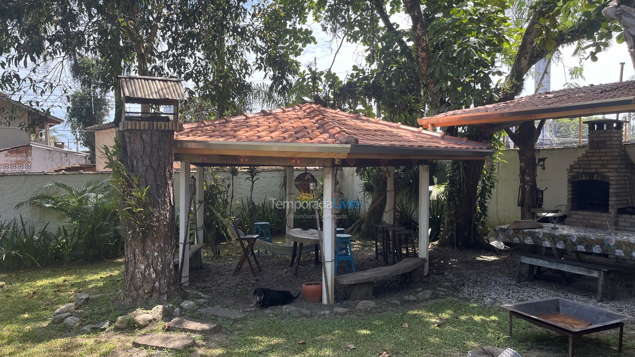 Casa para aluguel de temporada em Ubatuba (Enseada)