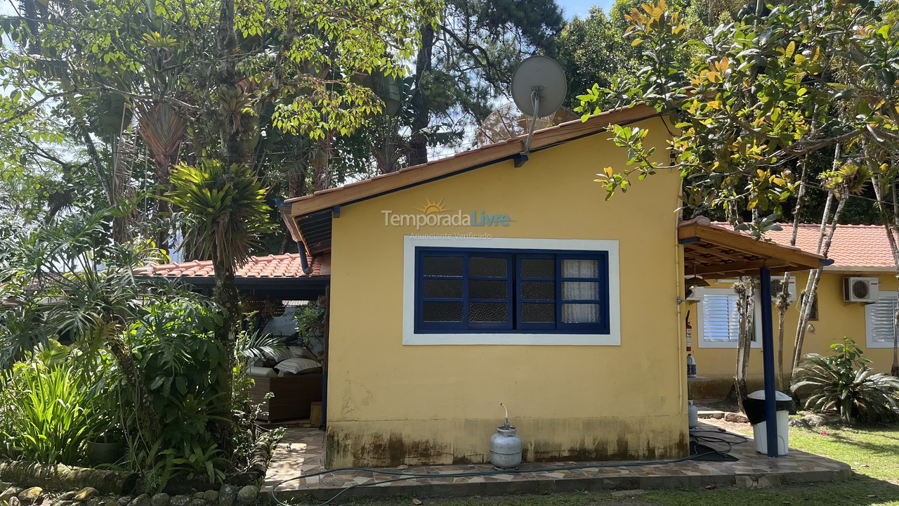 Casa para aluguel de temporada em Ubatuba (Enseada)