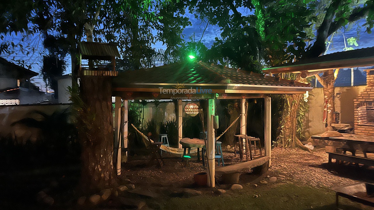 Casa para aluguel de temporada em Ubatuba (Enseada)