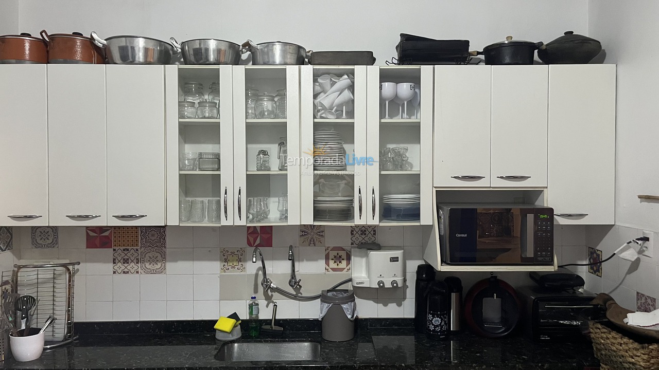 Casa para aluguel de temporada em Ubatuba (Enseada)