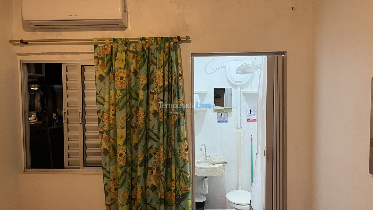 Casa para aluguel de temporada em Ubatuba (Enseada)