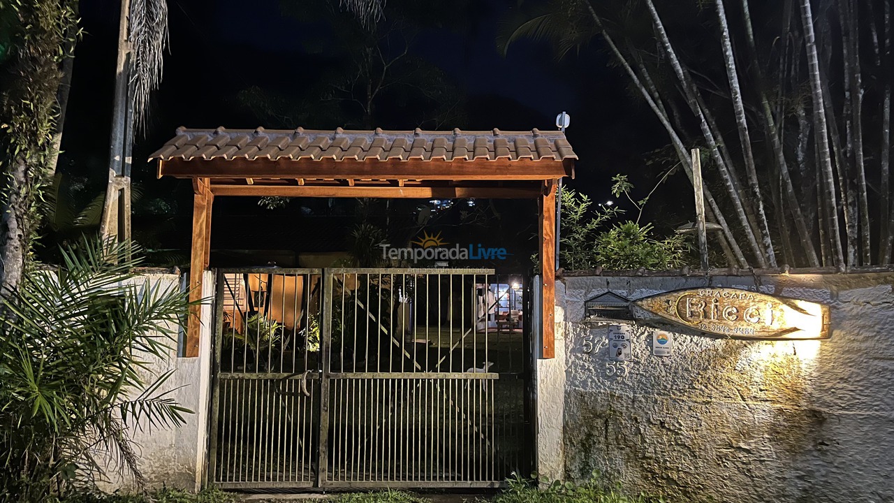 Casa para aluguel de temporada em Ubatuba (Enseada)