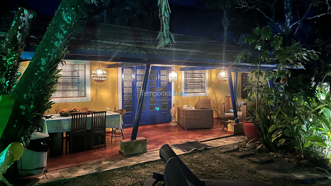 Casa para aluguel de temporada em Ubatuba (Enseada)