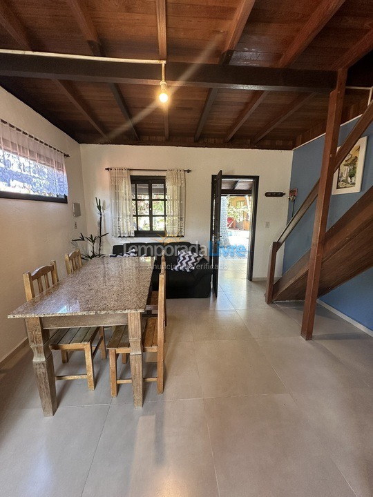 Casa para aluguel de temporada em Garopaba (Praia da Ferrugem)