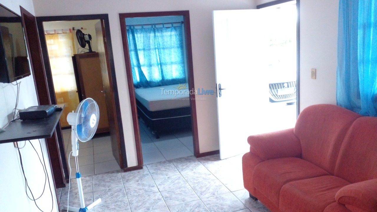Casa para aluguel de temporada em São Francisco do Sul (Ubatuba)