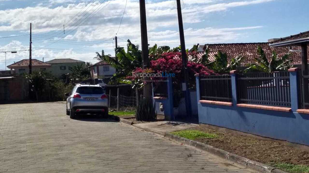 Casa para aluguel de temporada em São Francisco do Sul (Ubatuba)