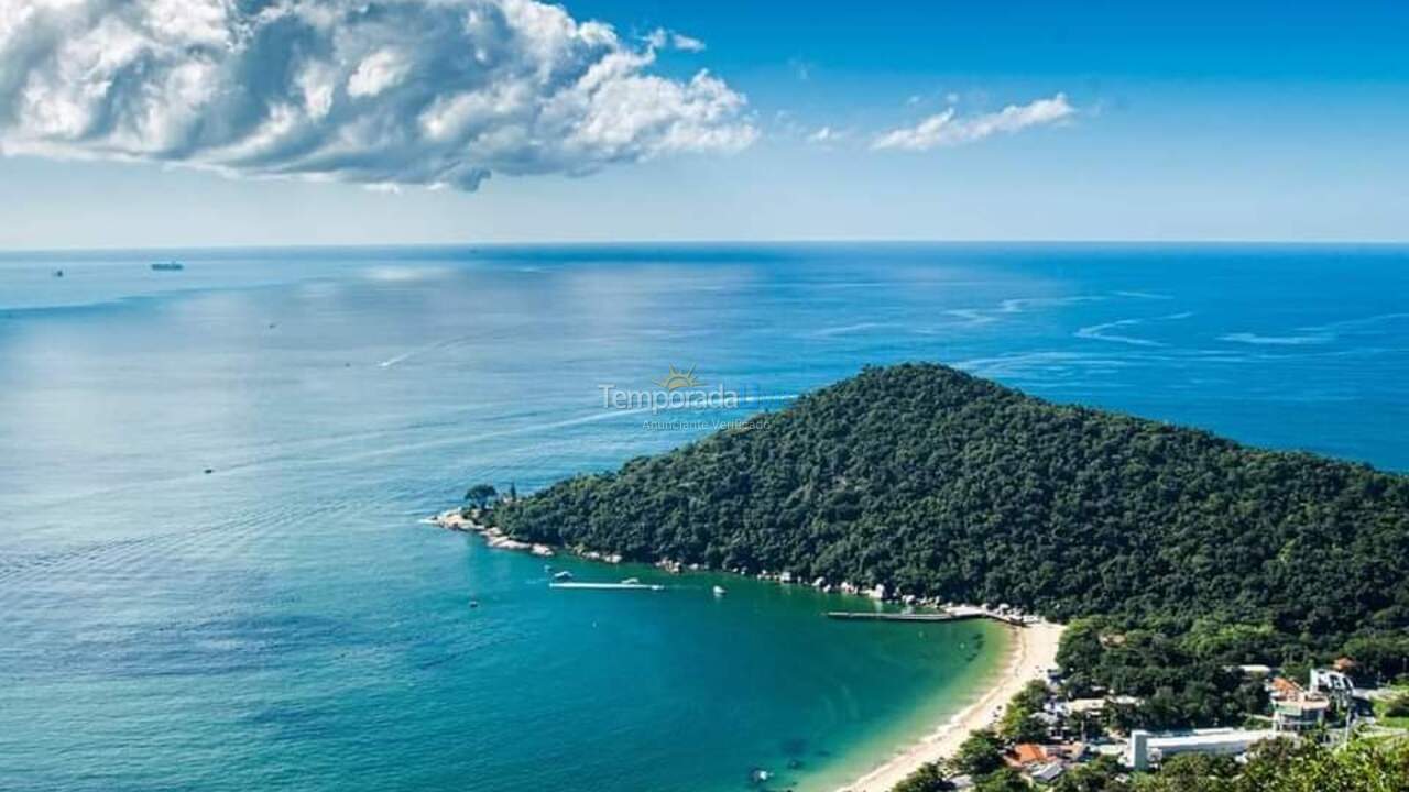 House for vacation rental in Balneário Camboriú (Praia do Estaleirinho)