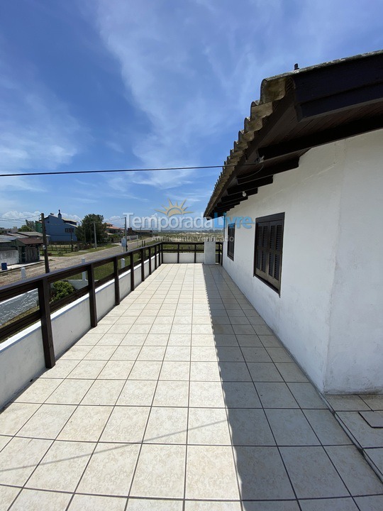 Casa para aluguel de temporada em Passo de Torres (Praia dos Molhes)
