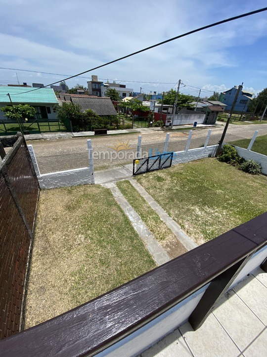 Casa para aluguel de temporada em Passo de Torres (Praia dos Molhes)