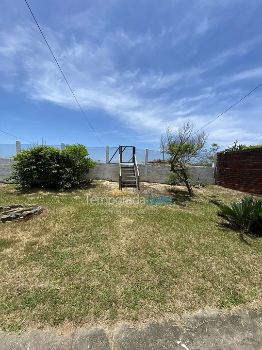 Casa para aluguel de temporada em Passo de Torres (Praia dos Molhes)