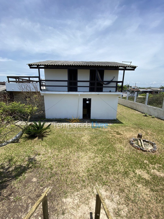 Casa para aluguel de temporada em Passo de Torres (Praia dos Molhes)