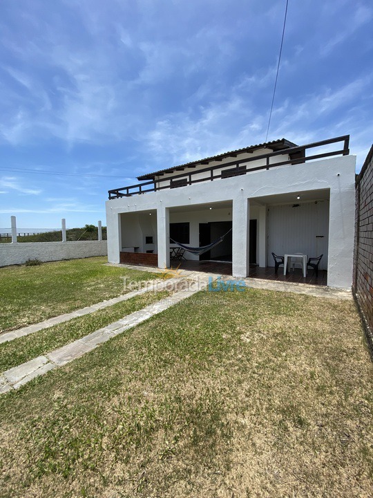 Casa para aluguel de temporada em Passo de Torres (Praia dos Molhes)