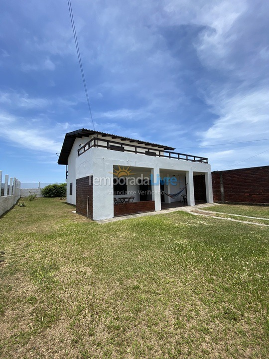 Casa para aluguel de temporada em Passo de Torres (Praia dos Molhes)