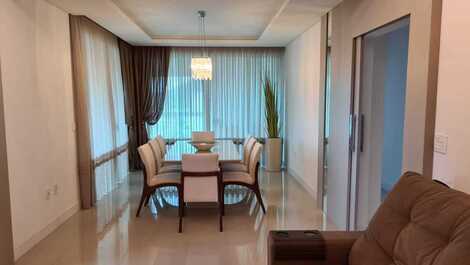 Apartamento de alto nivel en Meia Praia con capacidad para 9 personas